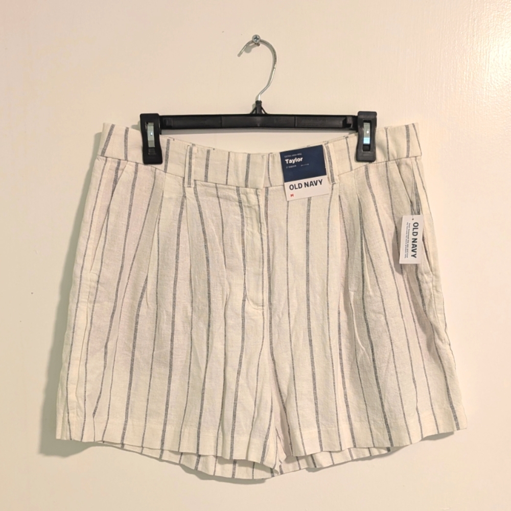 NWT Old Navy Taylor Extra High-Rise White Shorts Women's Medium